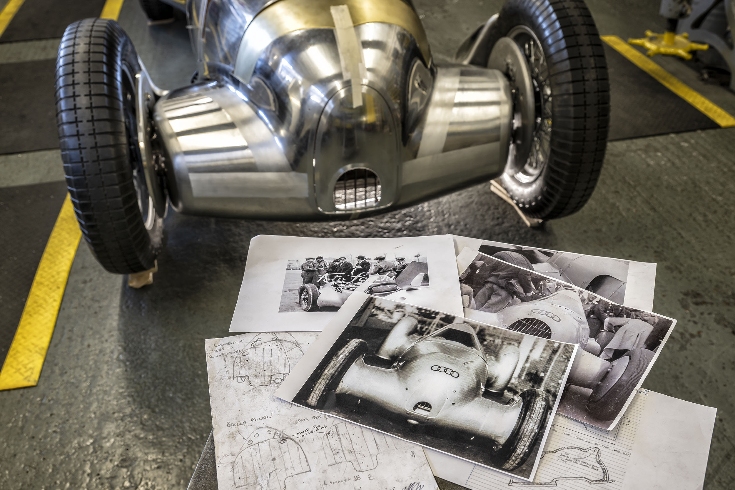 Audi had the Auto Union Lucca recreated by Crosthwaite & Gardiner based on historical photos and various other documents from the archives. After spending just over three years on its construction, the British restoration specialists completed the project in early 2026.