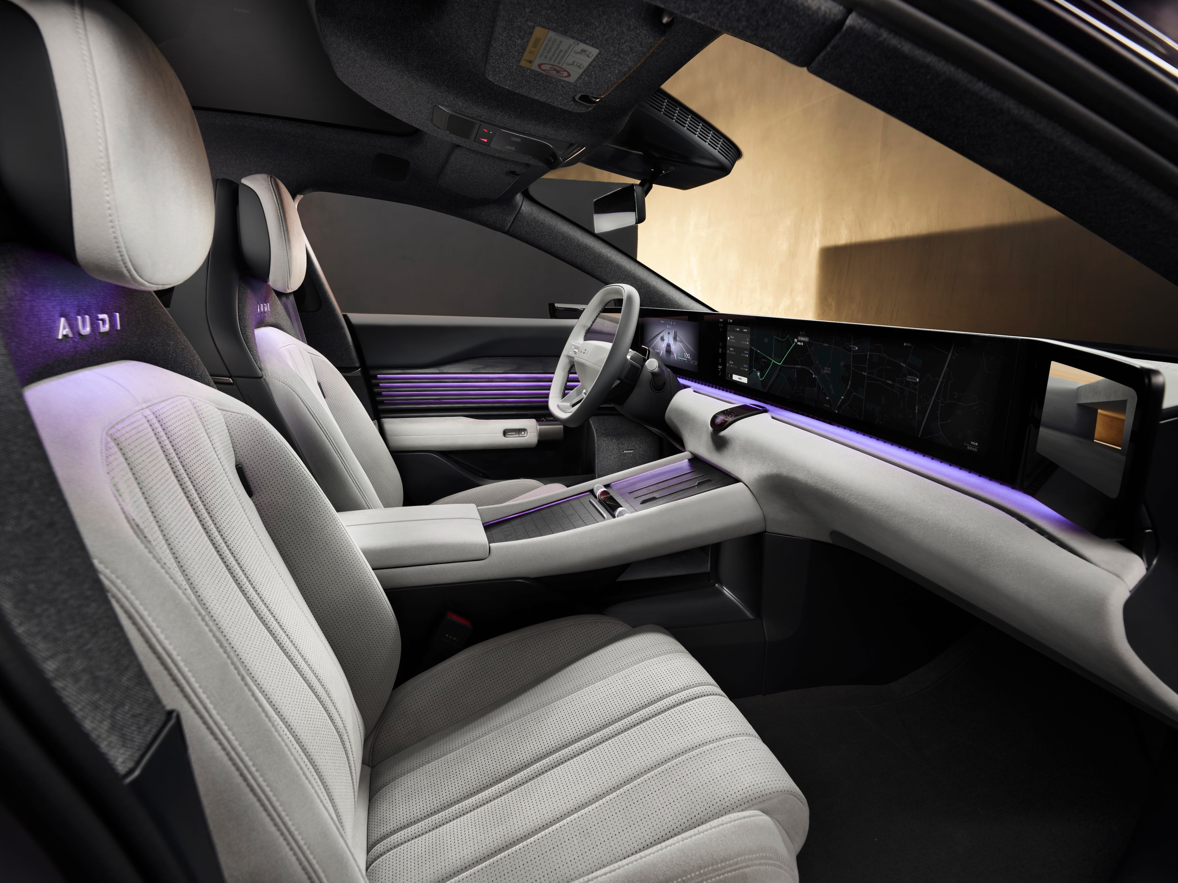 7. 奥迪 E5 Sportback 59英寸贯穿式超清广域屏