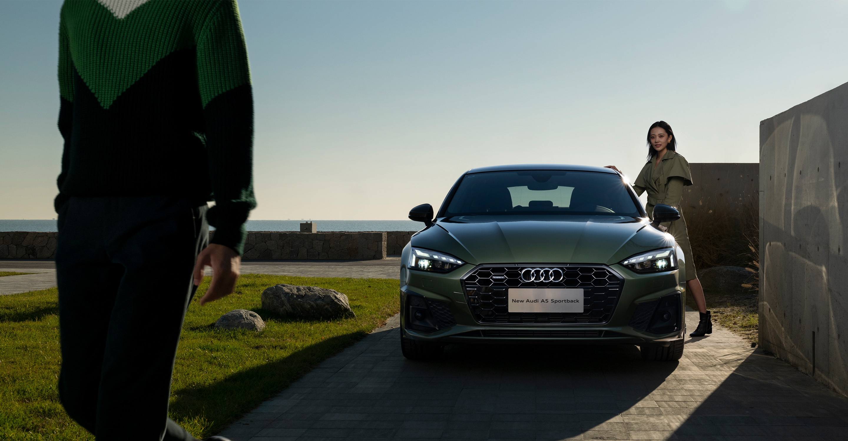  奢华与性能的完美融合，定义无法想象的驾乘感受。A5 Sportback，品味非凡之旅。